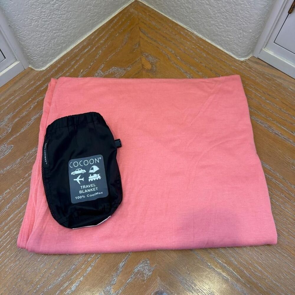 Cocoon Pink Travel Blanket - COOLMAX® EcoMade